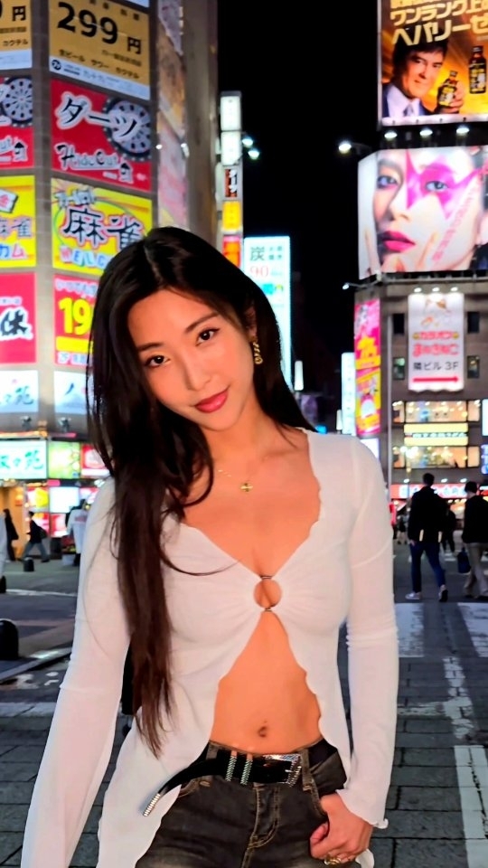 Emiri Momota Bio, Age, Career, Net Worth, Height, Education, Boyfriend & More