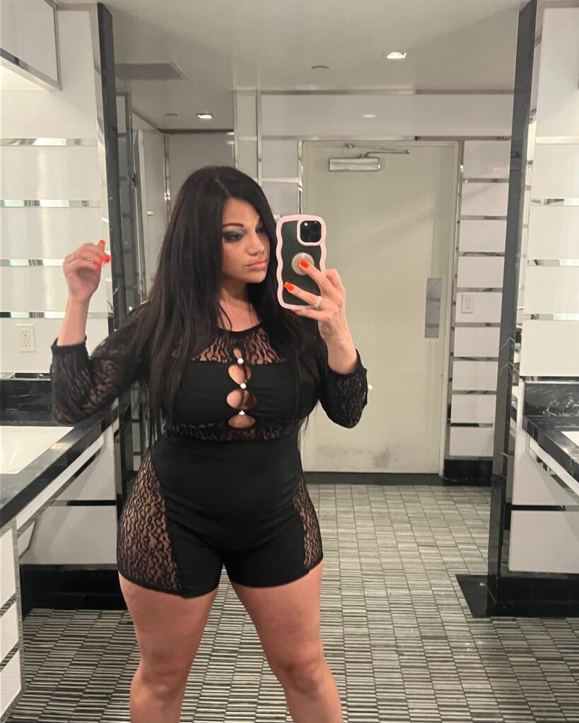 Mona Azar Bio, Age, Career, Net Worth, Height, Education,