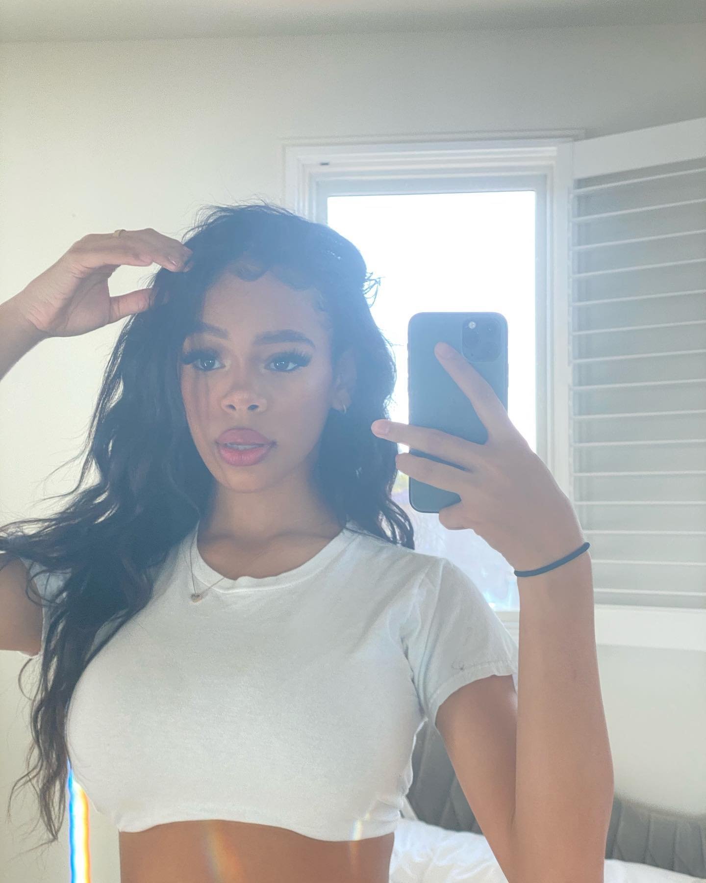 Aniya Wayans Bio, Age, Career, Net Worth, Height, Education, Boyfriend & More