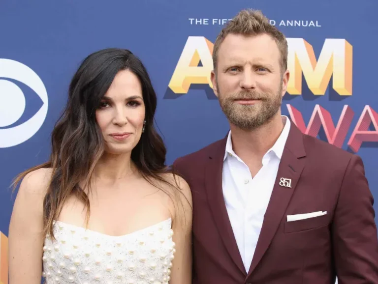 Dierks Bentley Wife, Age, Height, Weight, Net Worth, Career, And More