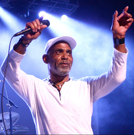 frankie beverly wife