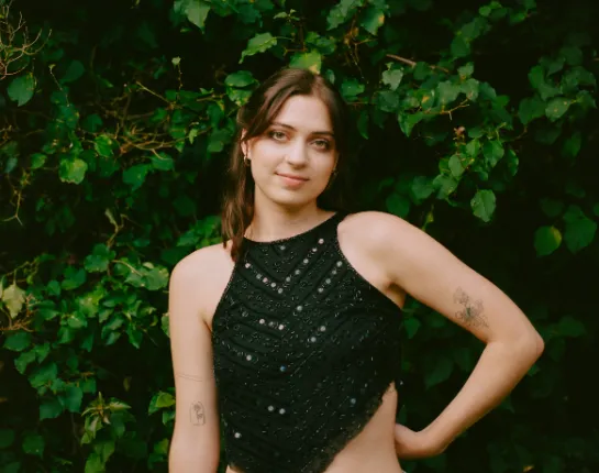 Lizzy Mcalpine Age, Height, Weight, Career, Net Worth And More