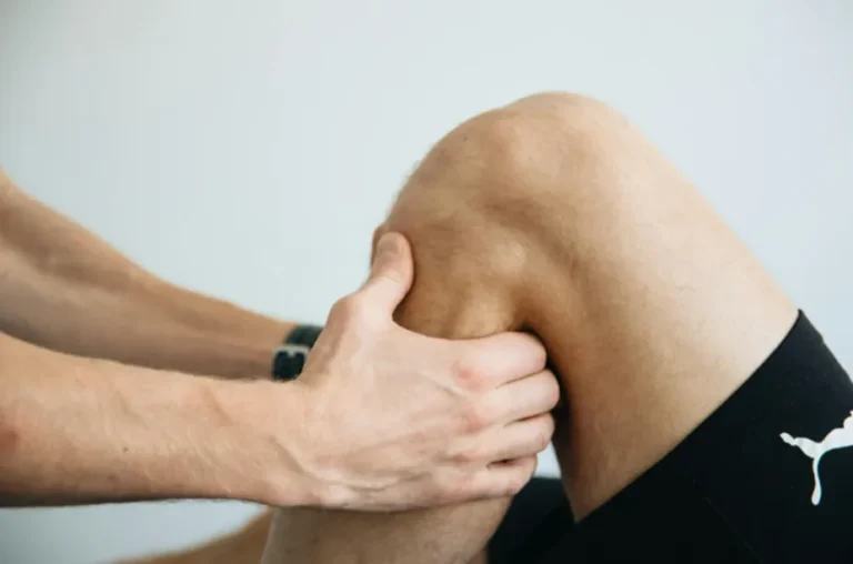 Everyday Habits That Could Be Damaging Your Joints Everyday Habits That Could Be Damaging Your Joints